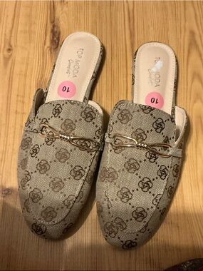 TOP Moda beige logo-print mule loafers with gold-tone bit